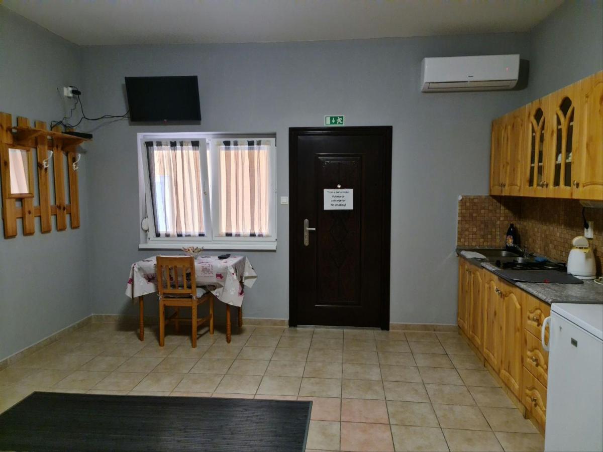 Amina Apartman Morahalom Exterior photo
