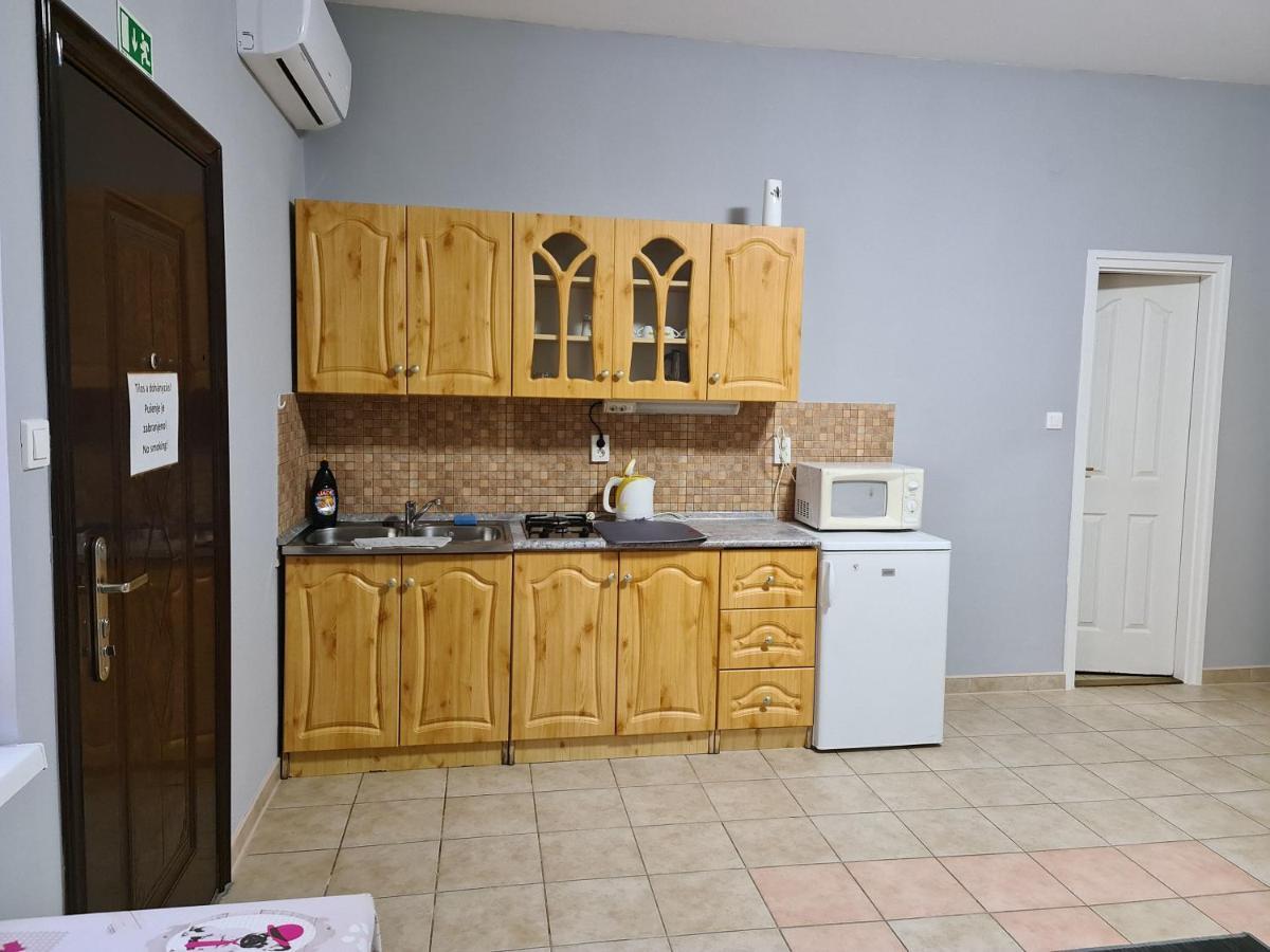 Amina Apartman Morahalom Exterior photo